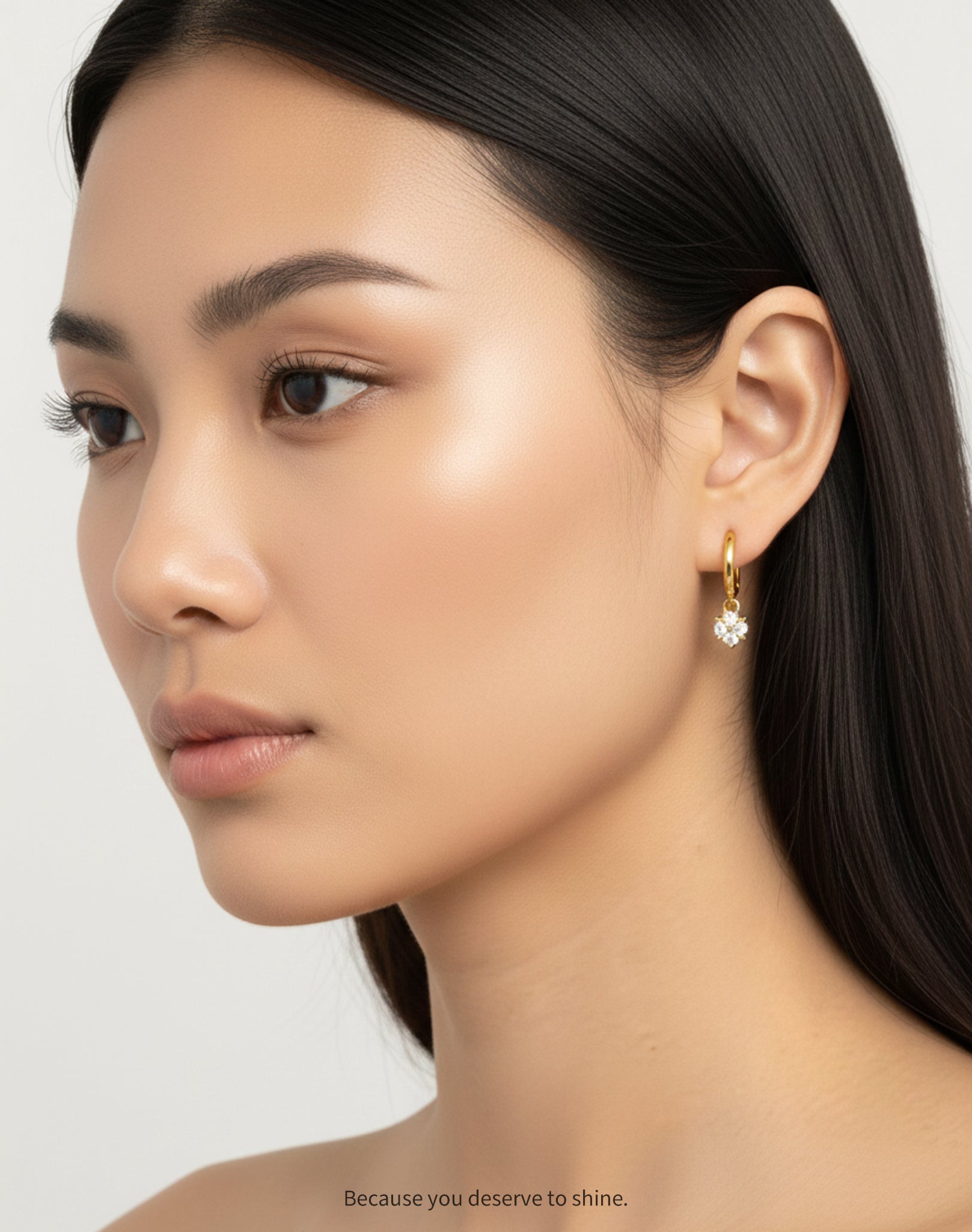 Timeless Gold Hoop Earrings with Floral-Inspired Sparkle