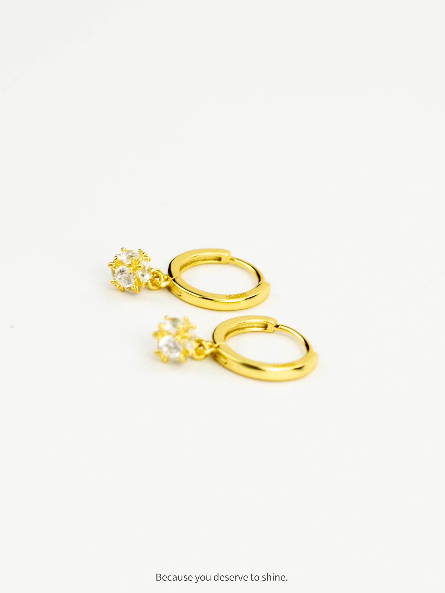 Timeless Gold Hoop Earrings with Floral-Inspired Sparkle